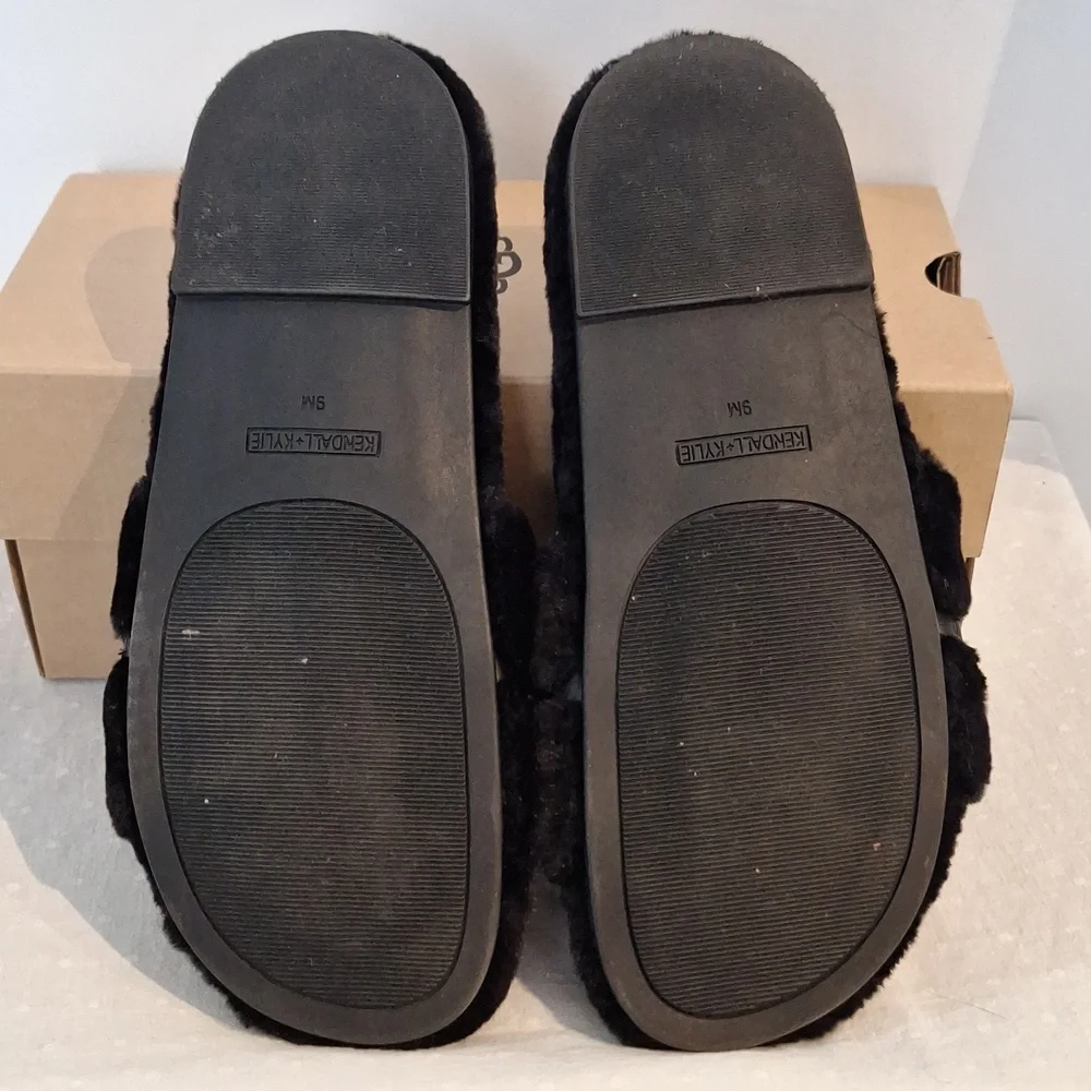 Kendall + Kylie Black Fuzzy Slide Sandals Size 9